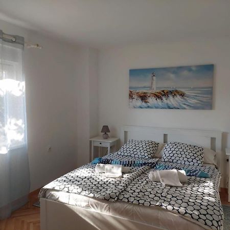 Apartment Hajduk Starigrad Paklenica Exterior photo