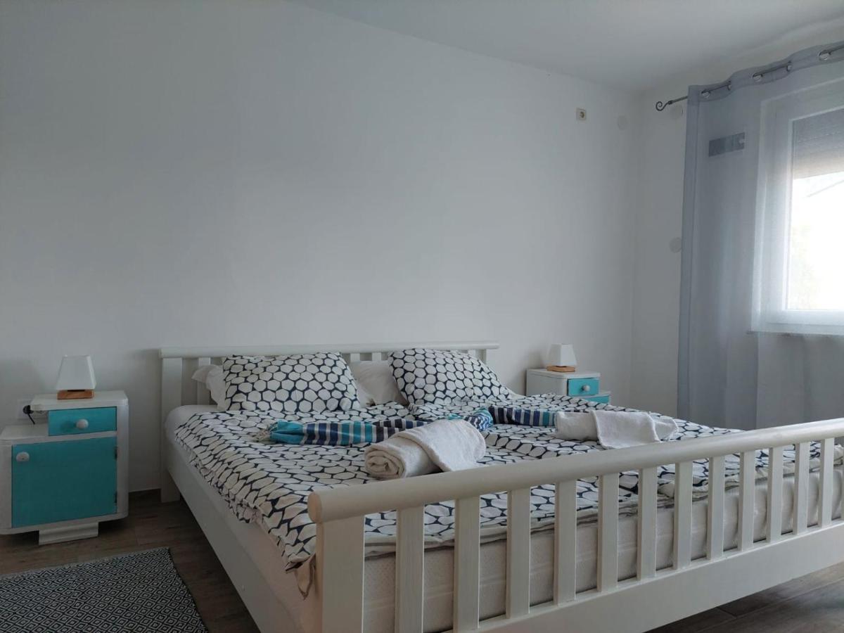 Apartment Hajduk Starigrad Paklenica Exterior photo